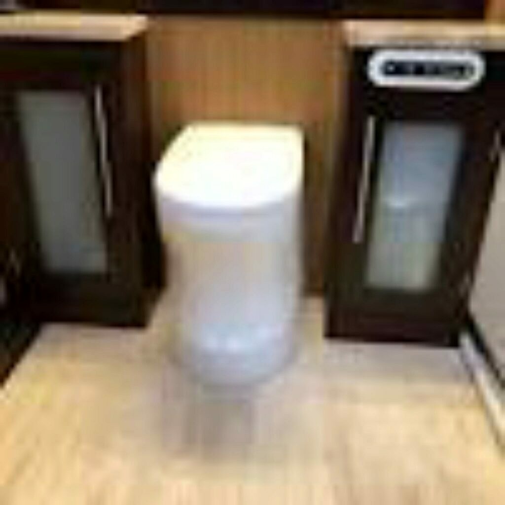 The Pros And Cons Of A Composting Toilet - Is A Waterless Toilet Right For You?
